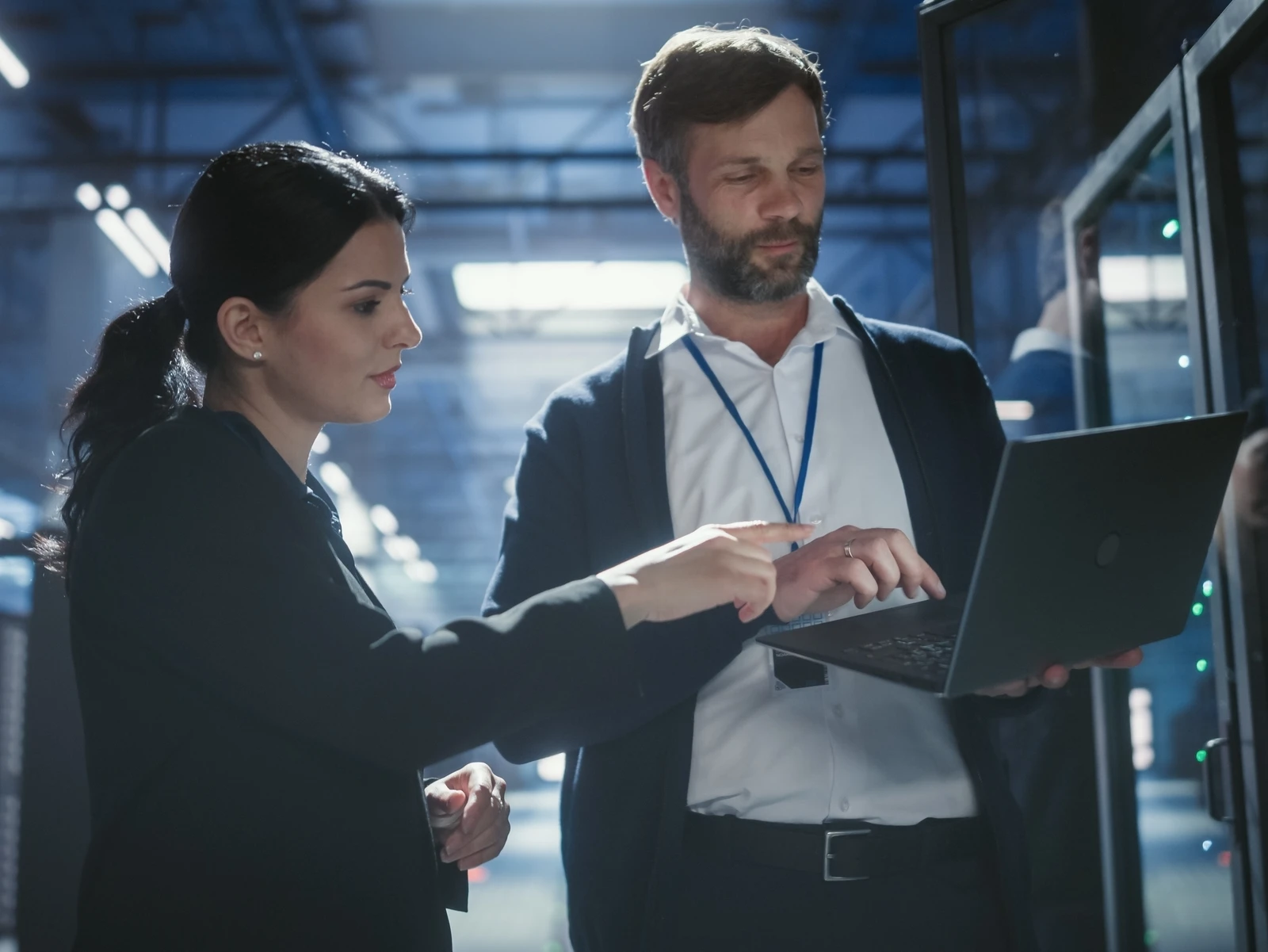 ESB (Enterprise Service Bus) – czym jest szyna integracyjna i jak działa w nowoczesnej architekturze IT?