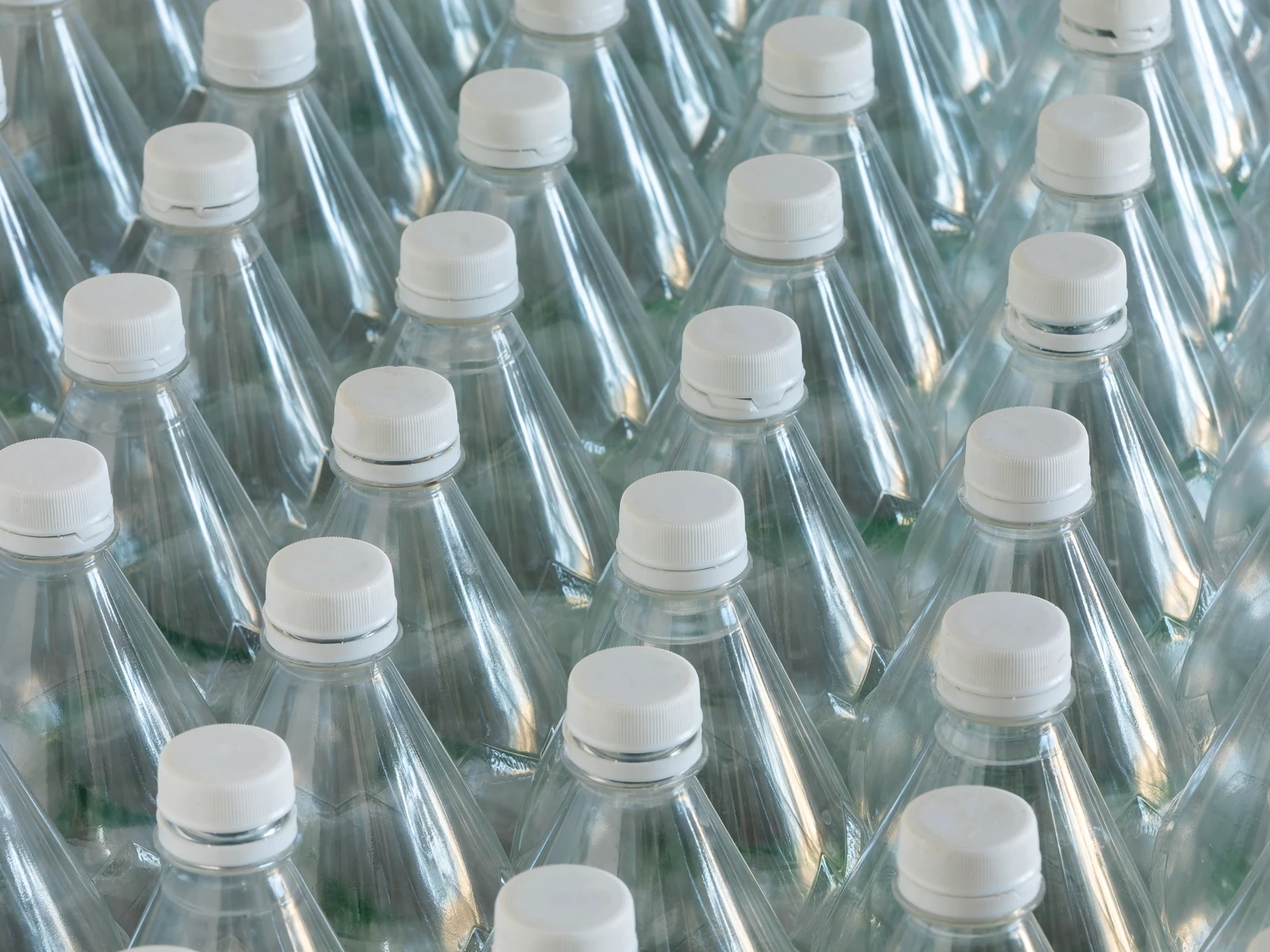 Dyrektywa plastikowa z lipca 2024 – jak przygotować na nią swoją firmę?