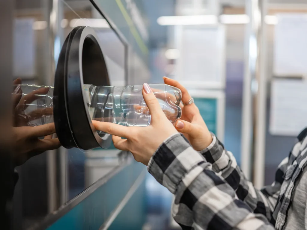 Kaucja za butelki – o co chodzi w systemie kaucyjnym?