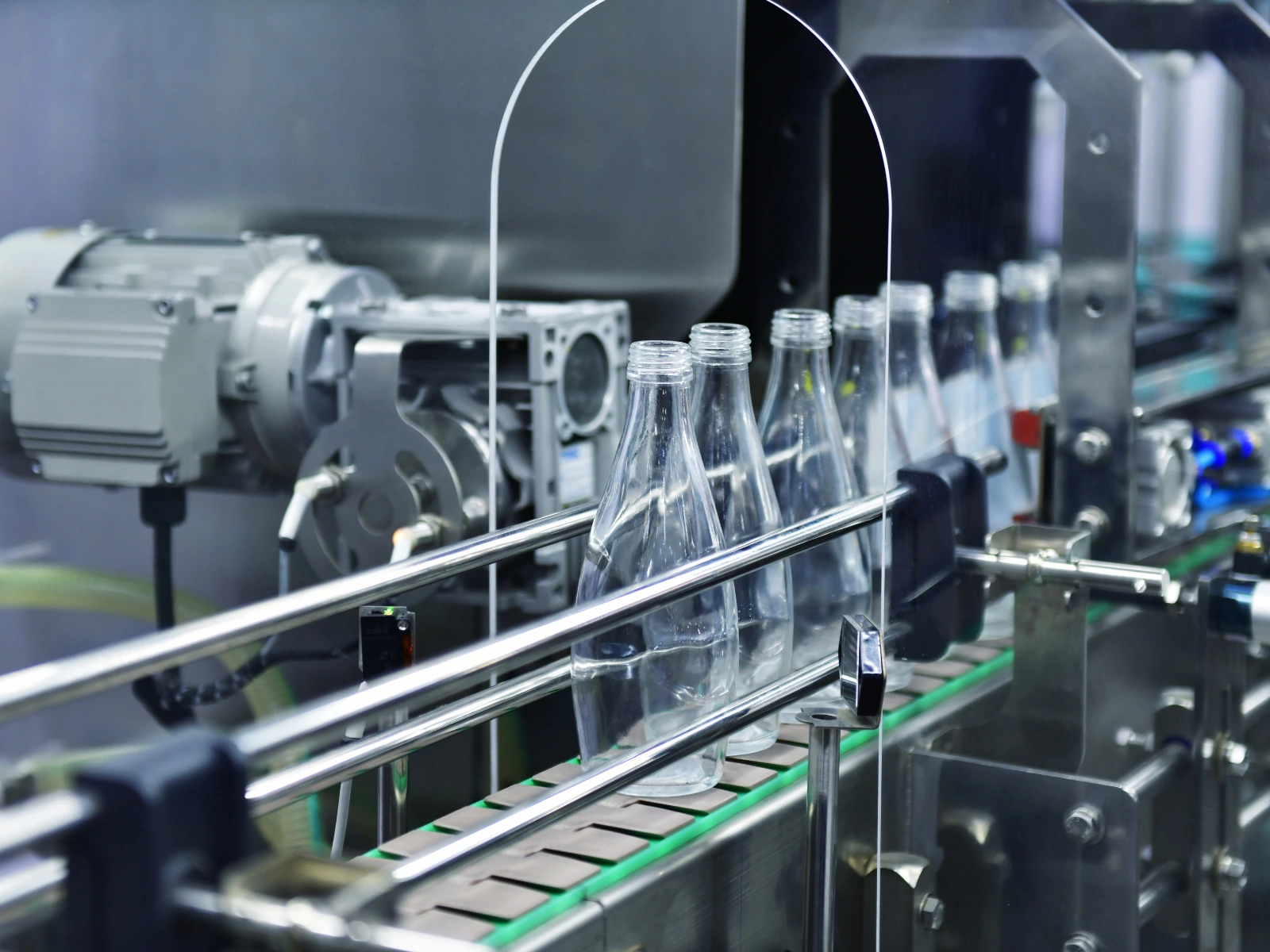 Automatyzacja procesów przez wdrożenie systemów Comarch ERP XL i Platformy Intense w firmie produkującej napoje